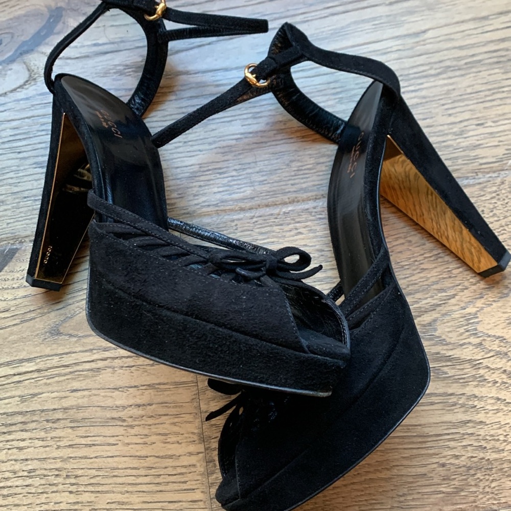 Vintage 2006 authentic Gucci ankle strap peep sandal 8 1/2